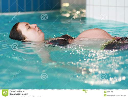 游泳孕妇能游泳吗